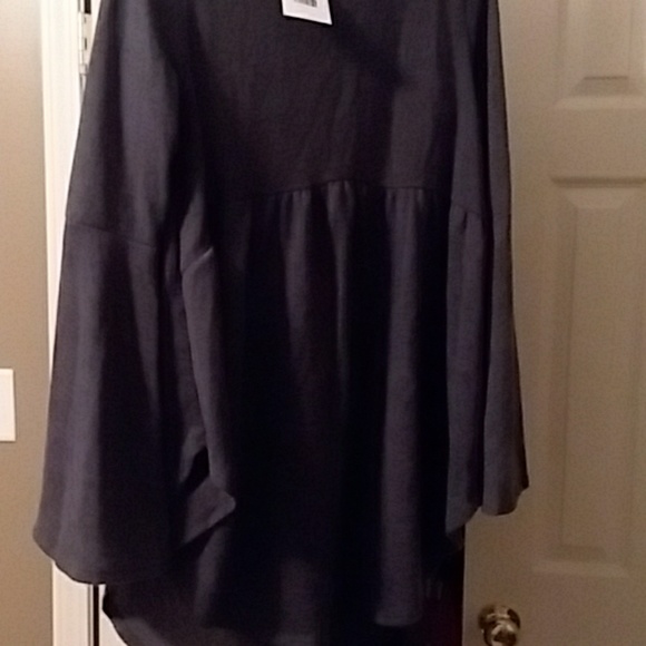Clothes - Picture 2 of 4